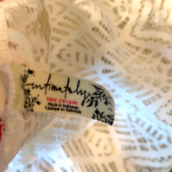 🆕 Free People | NWOT! White Lace Cheeky Boy Short - Picture 3 of 4